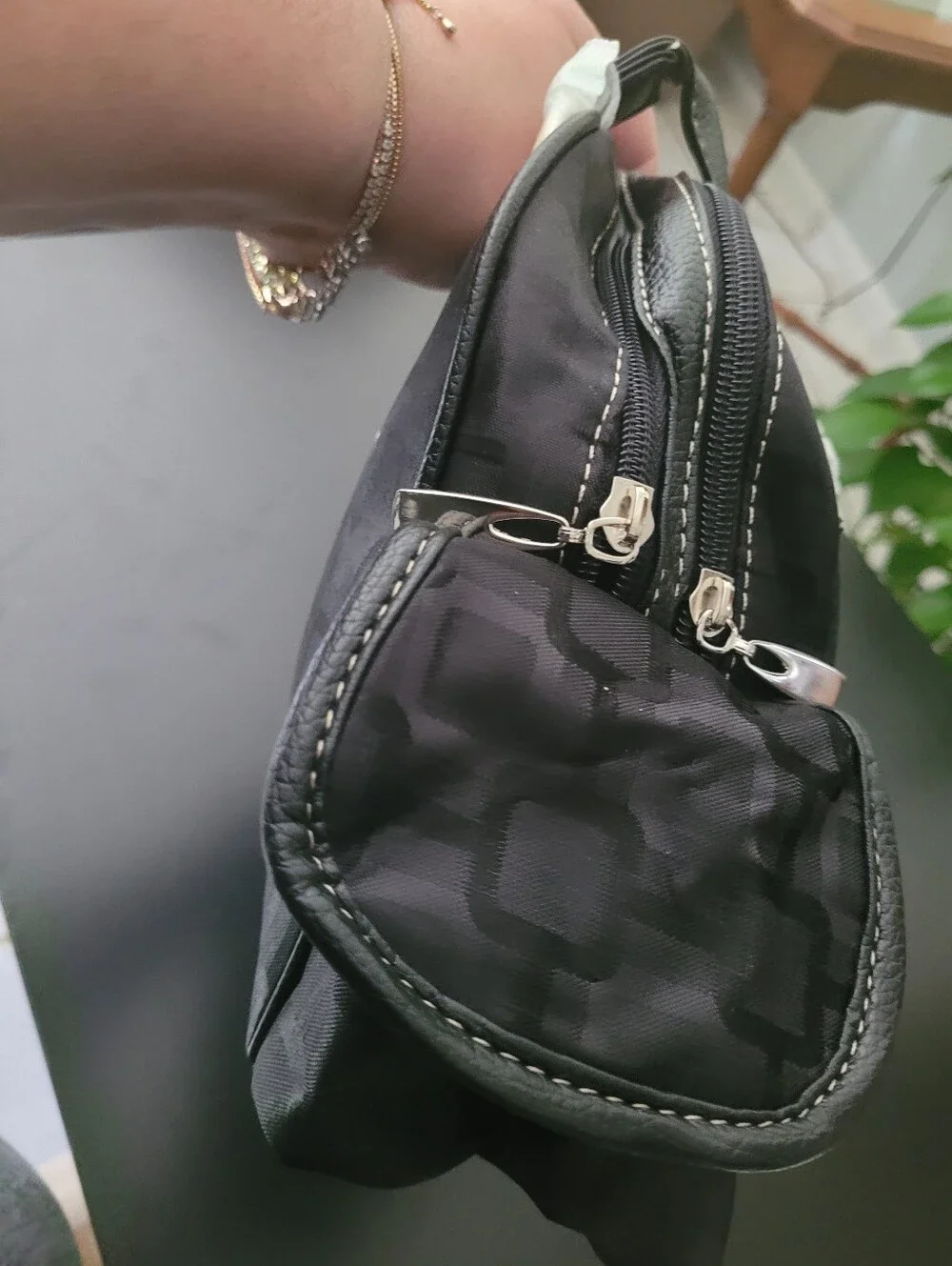 no brand sleek black